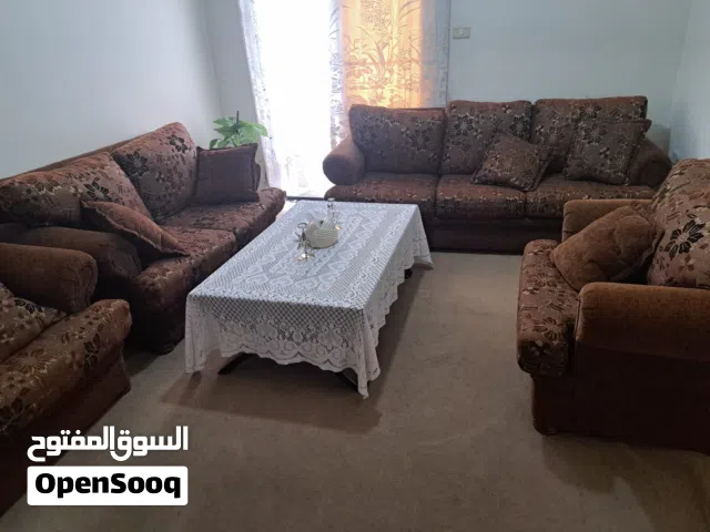 طقم كنب سويدي مستعمل نظيف للبيع بسعر مغري