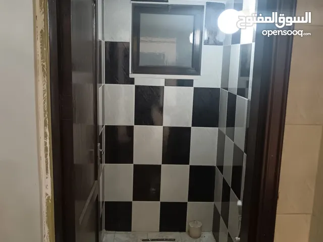 120 m2 3 Bedrooms Apartments for Rent in Zarqa Hay Al Jundi