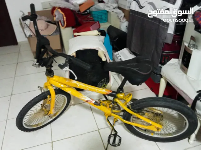 Yellow bicycle - دراجة هوائية