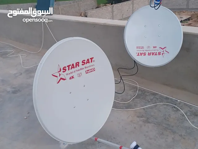 فني تركيب الستلايت داخل جنزور