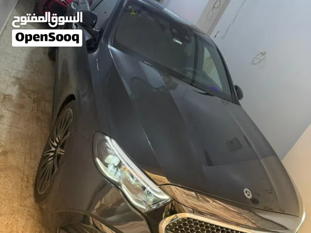 مرسيدس E200