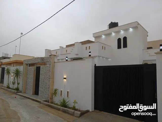 220 m2 4 Bedrooms Villa for Sale in Tripoli Ain Zara