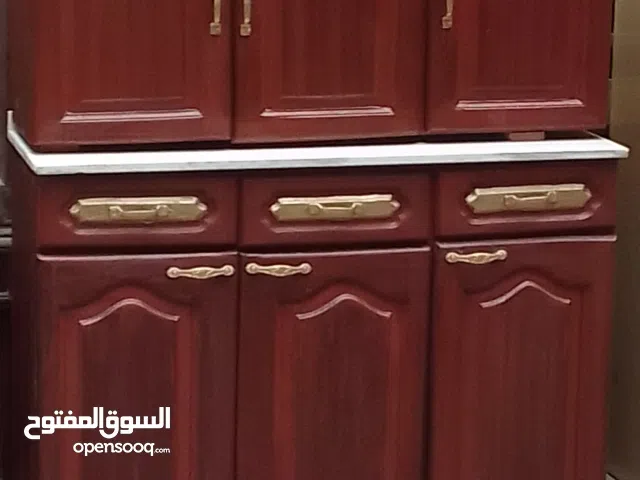 مطبخ عمولة مقاس 120سم قطعتين علي عجل متحرك رخامة جديدة بحالة ممتازة