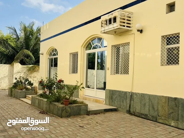 فلل سكنية في منطقة السعادة للايجار اليومي