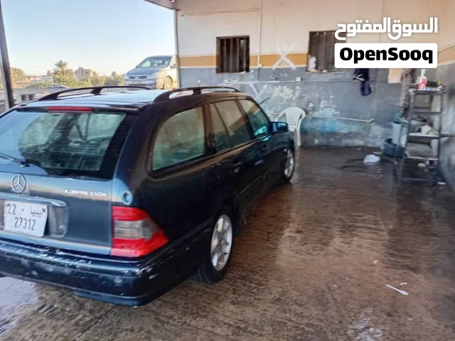 مرسيدس هرم عائلية