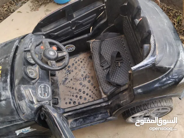 سيارة مرسيدس اسود