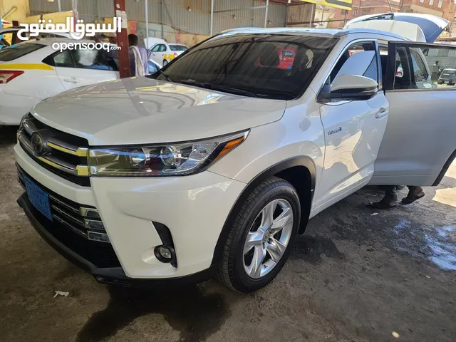 New Toyota Highlander in Sana'a