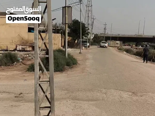 أرض في الجزيرة