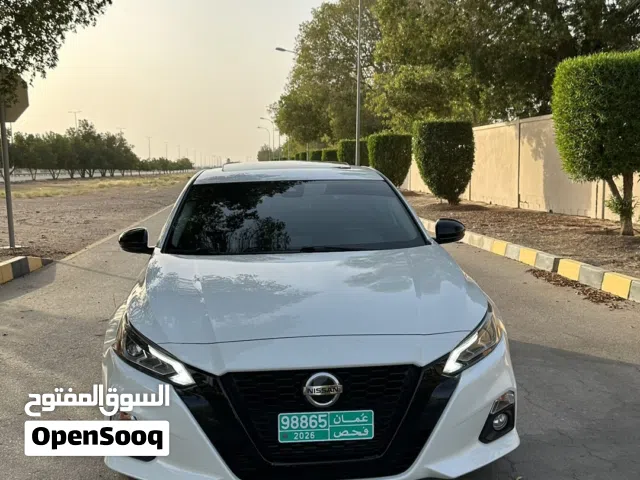 2022 نيسان التيما SR
