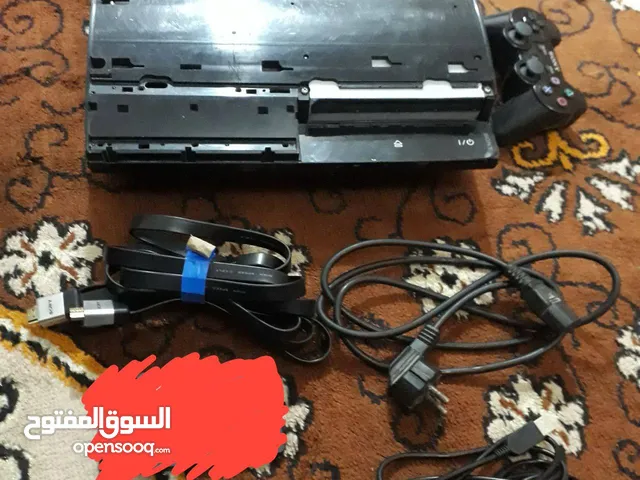 بلي ثري PlayStation 3  ps3  نفس ما موضح بالصورة الجهاز يشتغل فول مهكر نظام مكاتب كامل الملحقات ب 70