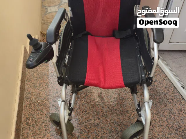 كرسي كهربائي لمن يعاني من عدم القدرة على المشي للنساء والرجال
