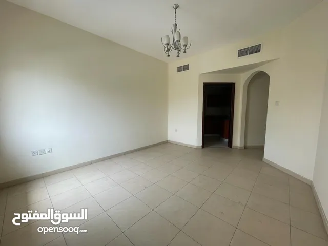 الايجار السنوي في الشارقه غرفه وصاله (محمود سعد