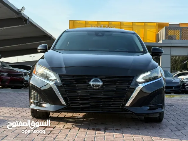 نيسان التيما SL فل اعلى المواصفات للبيع موديل 2023 ممشى 30 الف km
