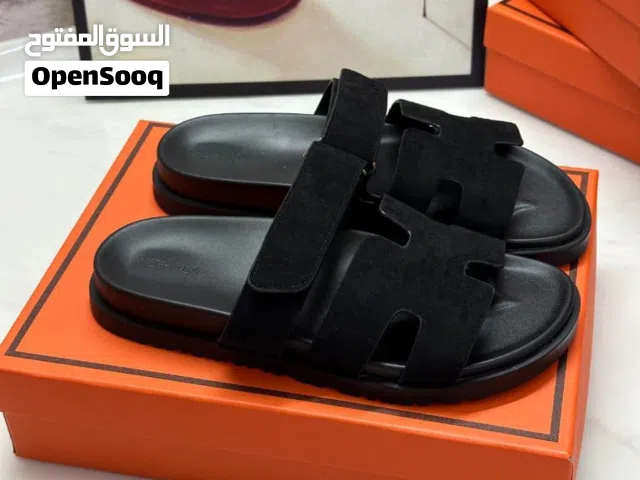 Hermes slippers for only 130 dirhams, super master copy, and free delivery.