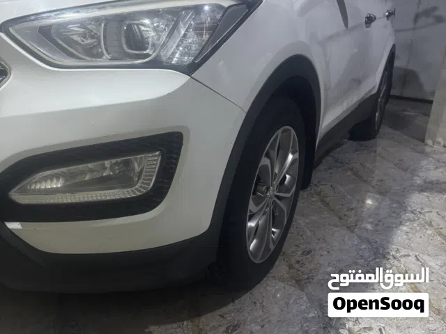 Used Hyundai Santa Fe in Basra