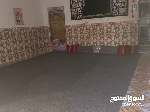 250 m2 2 Bedrooms Townhouse for Sale in Basra Qibla