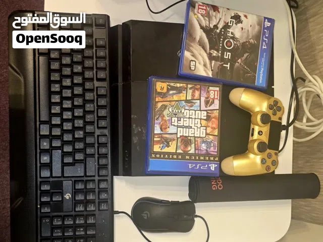 بلاي ستيشن فور مستعمله ونضيفه مع ماوس و كيبورد و ماوس باد مع شريطين  مع جهاز واحد جديد