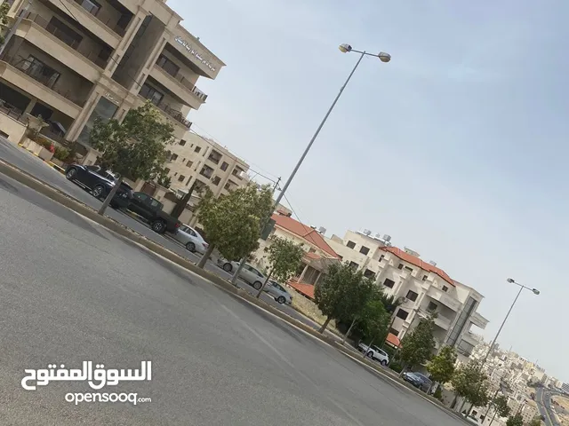 325 m2 3 Bedrooms Apartments for Sale in Amman Jubaiha