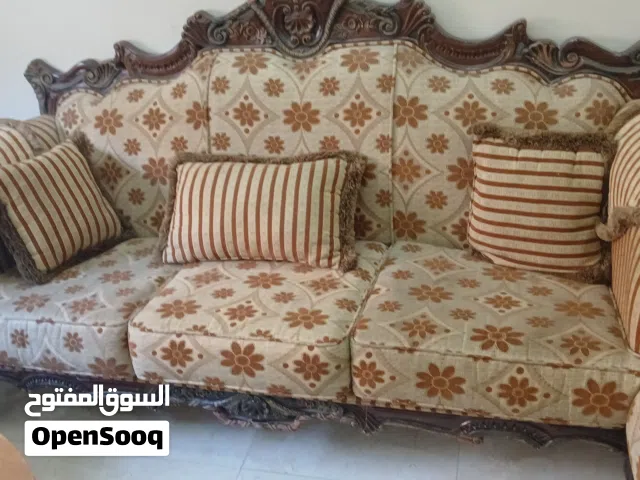 طقم كنب كلاسيك 7 مقاعد للبيع