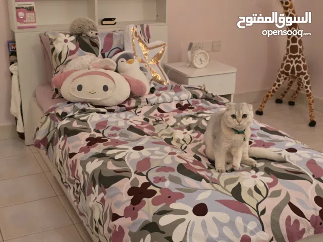 سرير مفرد  بحاله ممتازة