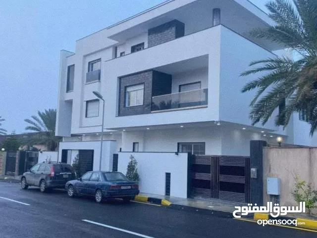 360 m2 5 Bedrooms Villa for Sale in Tripoli Souq Al-Juma'a