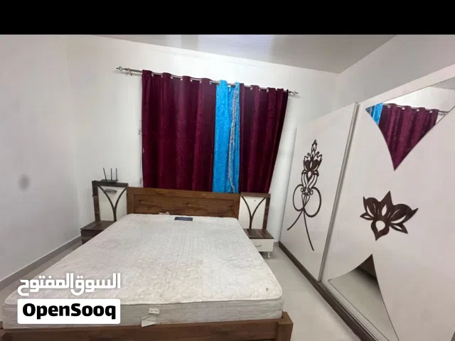 سرير مع خزانه بحاله جيده 50ريال