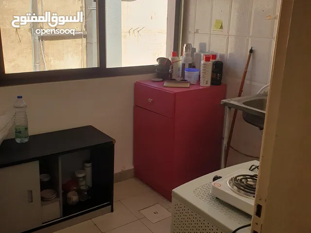 عدة صالون سيدات للبيع