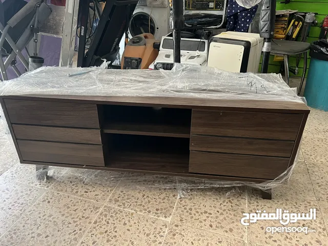 طاولة شاشة ومكتب