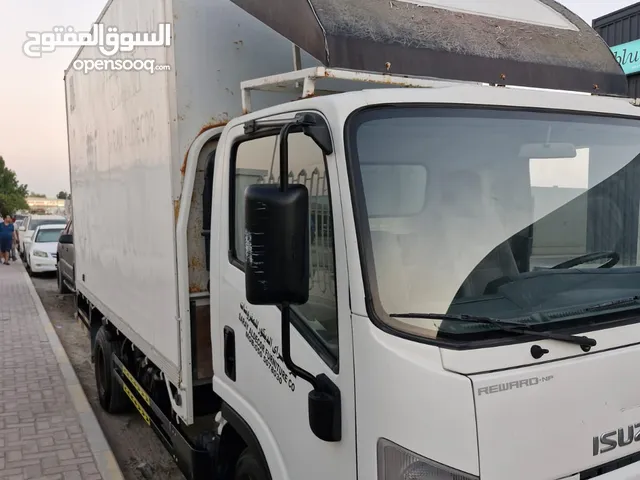 Box Isuzu 2019 in Sharjah