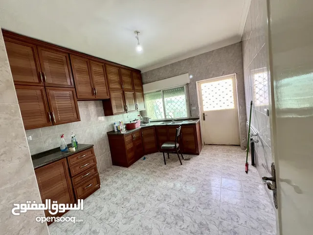 150 m2 5 Bedrooms Apartments for Sale in Amman Tabarboor