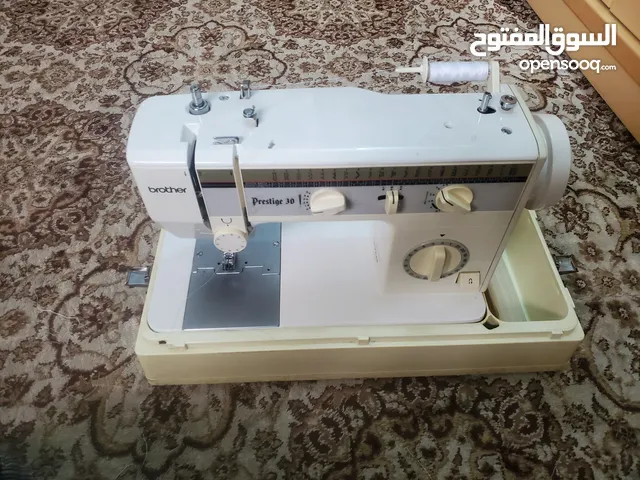 للبيع مكينه خياطه كبيره حديد اصليه ياباني