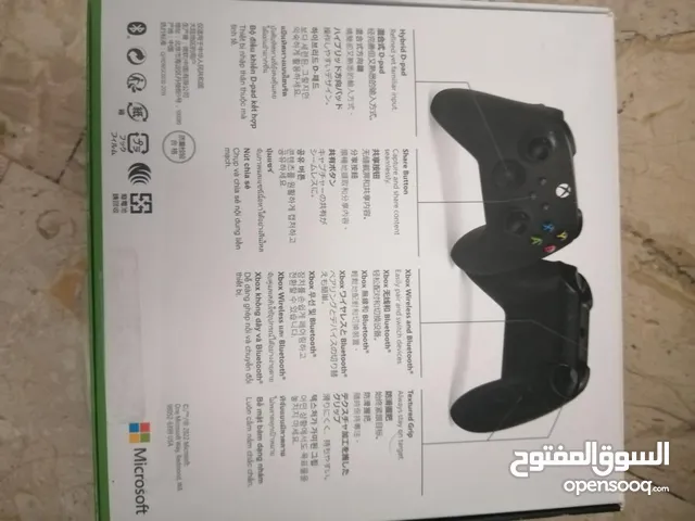 XBOX controller with rechargeable battery