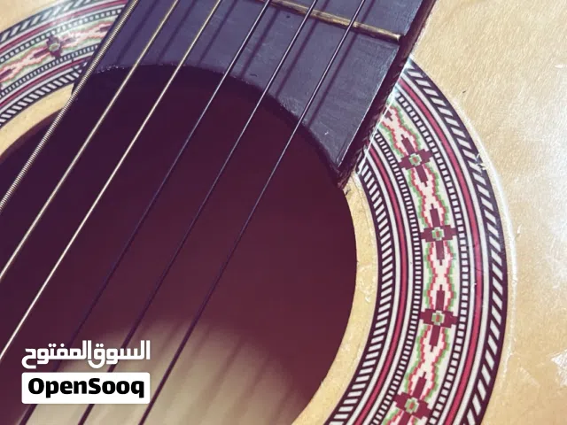 جيتار بحاله جيده السعر 26قابل لتفاوض ويمكن تبادل معه ب اي شي بس اشوف الشي ايش