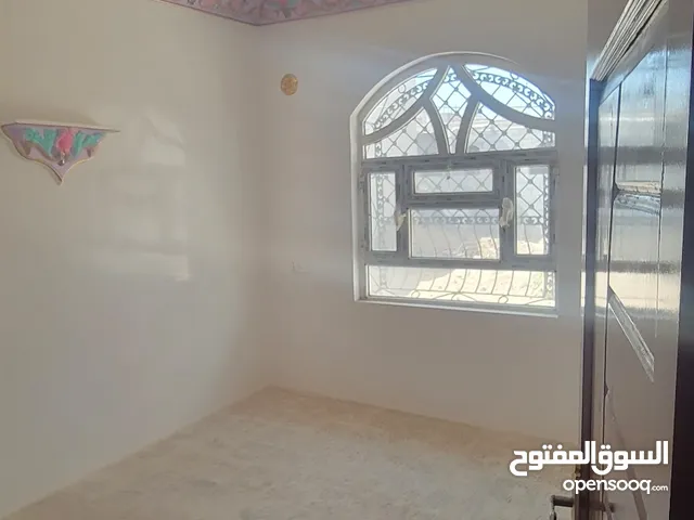 3 m2 5 Bedrooms Townhouse for Rent in Sana'a Sa'wan