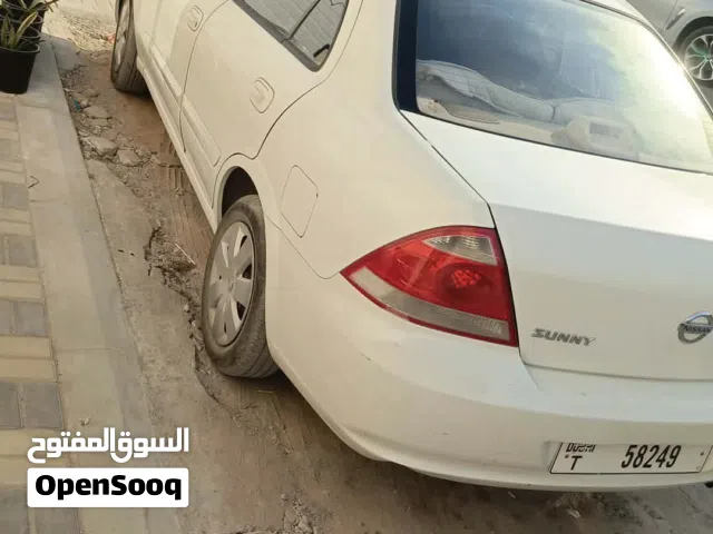 2012 نيسان صني Standard