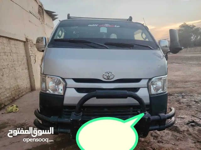 شريحة موديل 2017 بنزين لون سلفر اتوماتك عربية شركة من الصدام للصدام  تكييف فل لساتك فل مكنة فل