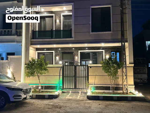 بناء درجة اولى مع اثاث مع حديقه أمام المنزل