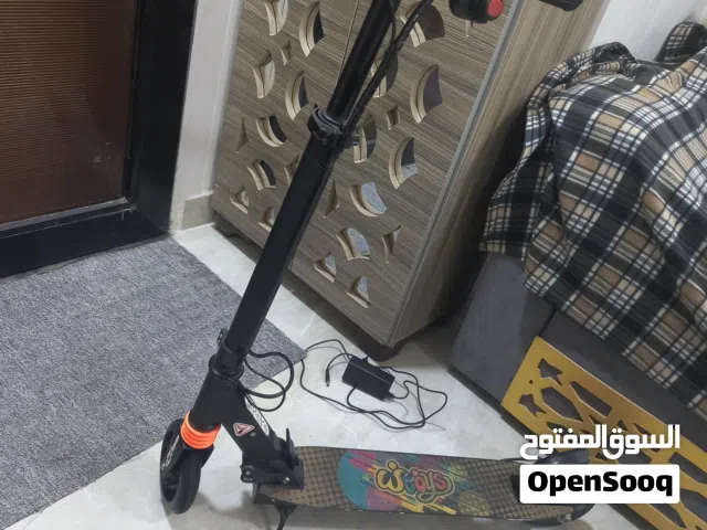 سكوتر كهربائي بحالة ممتازة للبيع