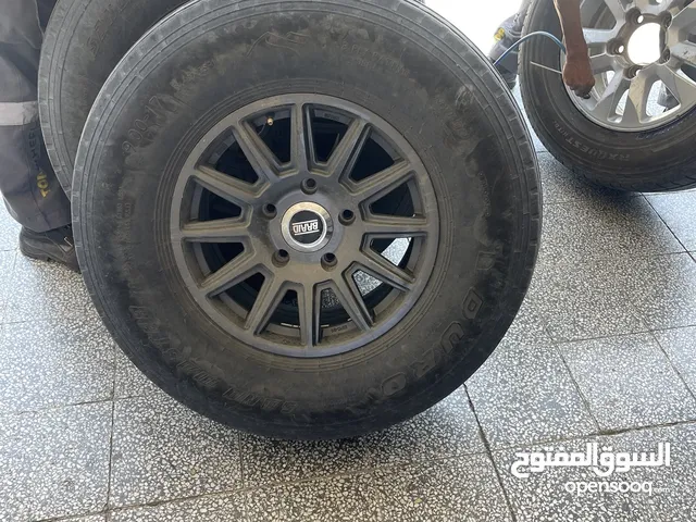 Other 17 Tyre & Rim in Al Dakhiliya