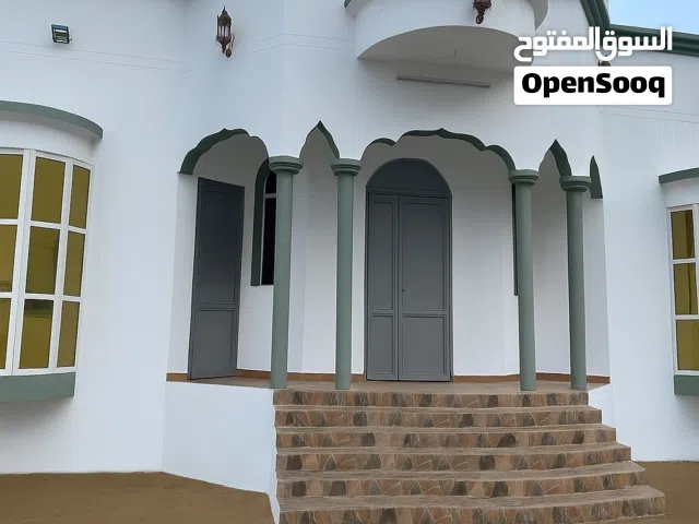 260 m2 4 Bedrooms Townhouse for Rent in Al Sharqiya Ibra