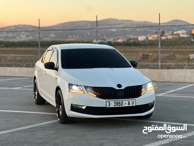 سكودا اكتافيا 2019/اتوماتيك ماتور 2000 ديزل فل الفل بدون فتحة بلاك اديشن