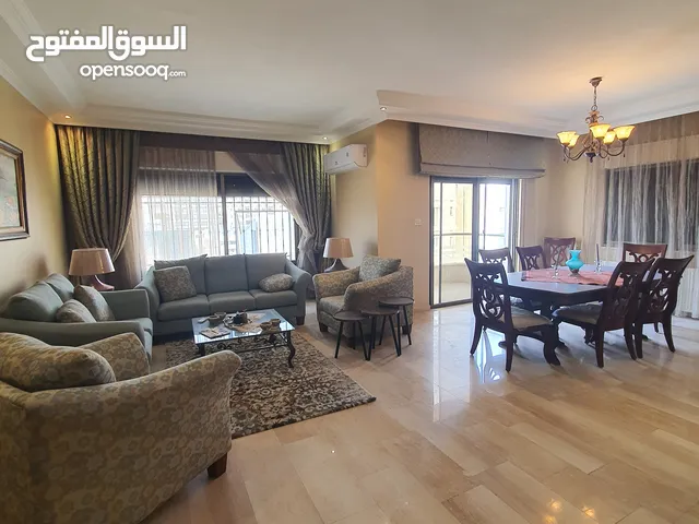 شقة 204م. مميزة للبيع في الدوار الرابع خلف رئاسة الوزراء من 3نوم