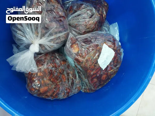 تمر خلاص وابو نارنجه ومدلولكي وجبرين مغسول ومرتب في أكياس نظيف جدا