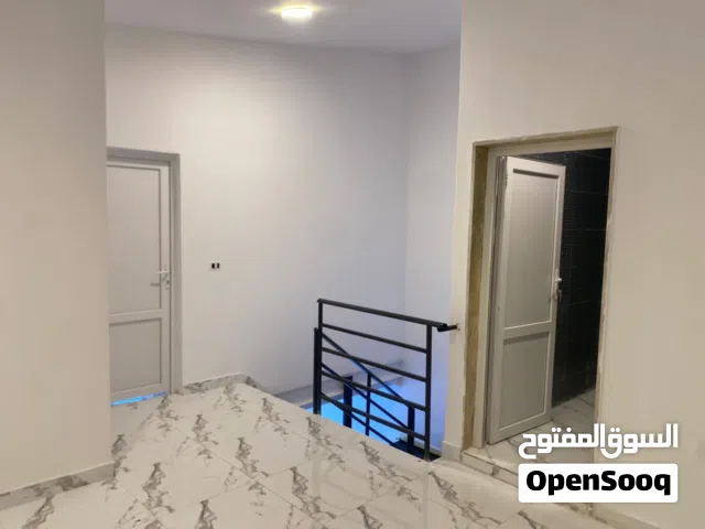 160 m2 3 Bedrooms Townhouse for Rent in Tripoli Ain Zara