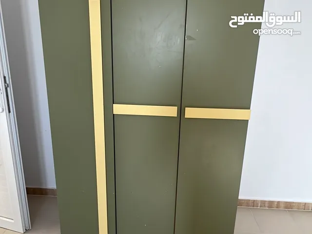 سريرين وخزانه