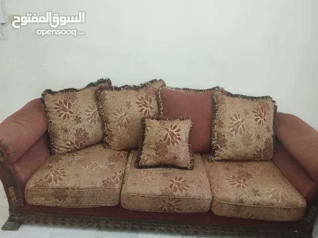 طقم كنب مستعمل بحالة جيدة جدا