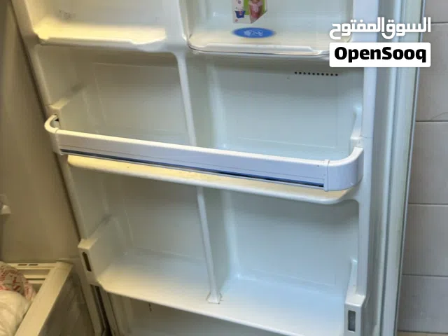 ثلاجة نظيفة جدا