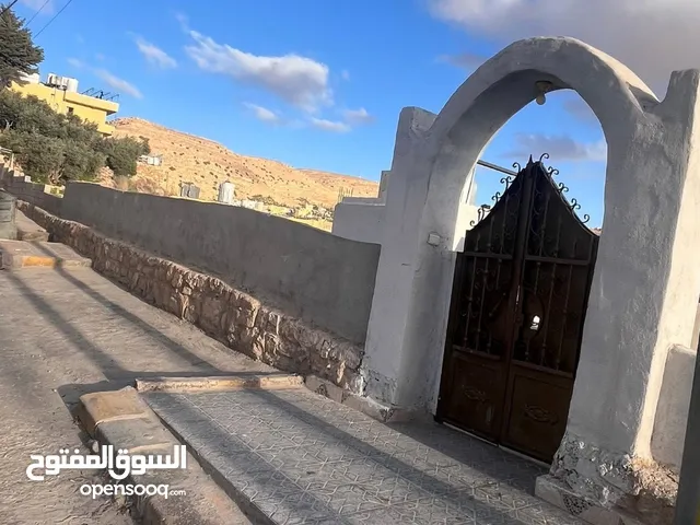 200 m2 More than 6 bedrooms Townhouse for Sale in Ma'an Wadi Musa