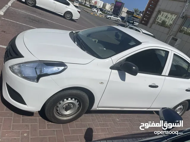 Sedan Nissan in Muscat