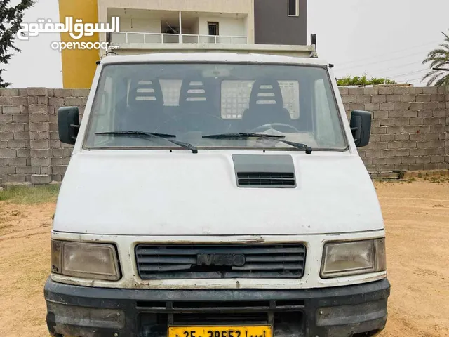 Tipper Iveco 2002 in Tripoli